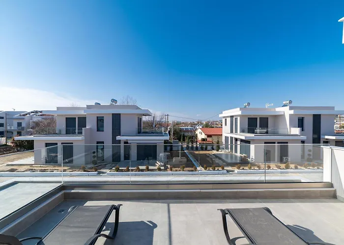 Nefeli Complex