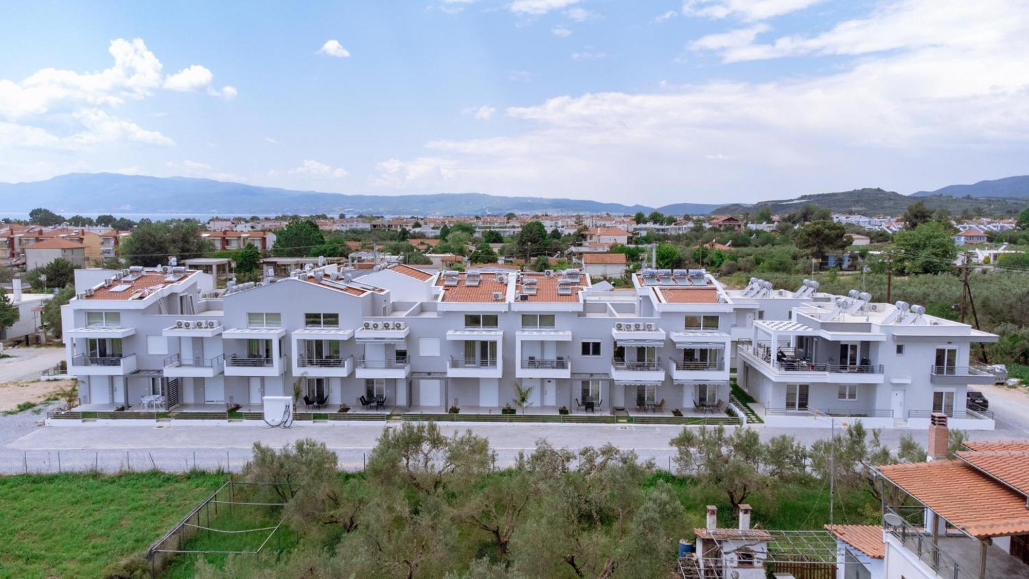 Nefeli And Nefeli Residential Complexes * Ofrinion