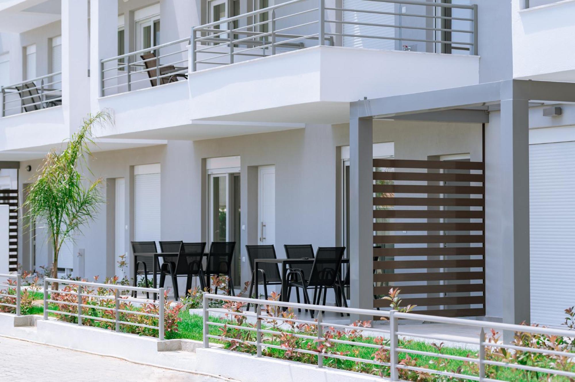 Nefeli And Nefeli Residential Complexes * Ofrinion